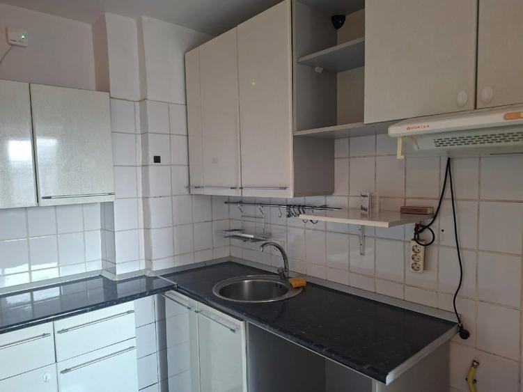 Apartament cu 2 camere decomandat în Moșilor