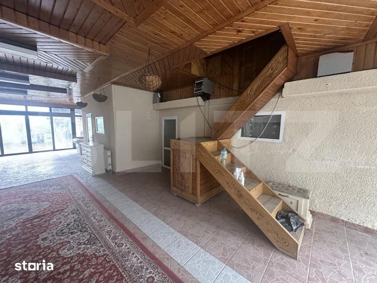 Casă cu 7 camere cu Teren 1171 Mp în Păulești