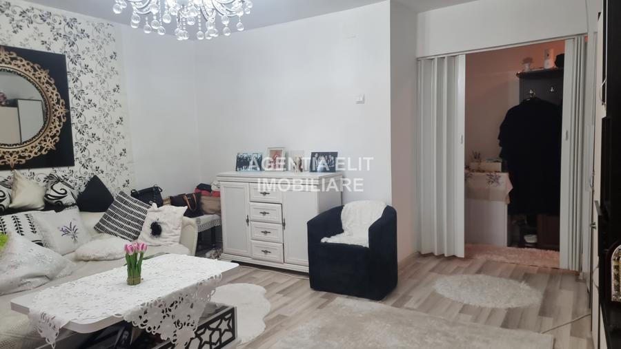 Garsonieră decomandată în Central