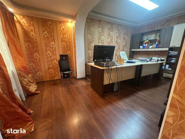 Casă cu 7 camere cu Teren 189 Mp în Plantelor