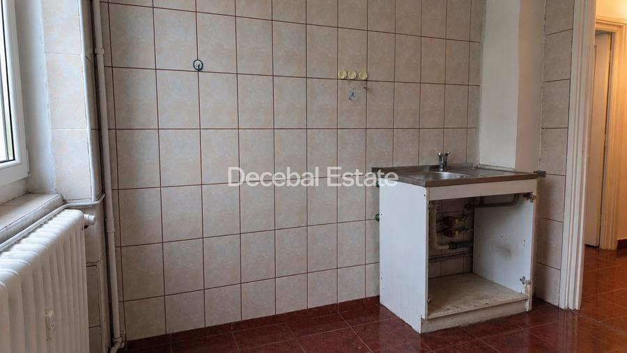 Apartament cu 2 camere decomandat în Baba Novac