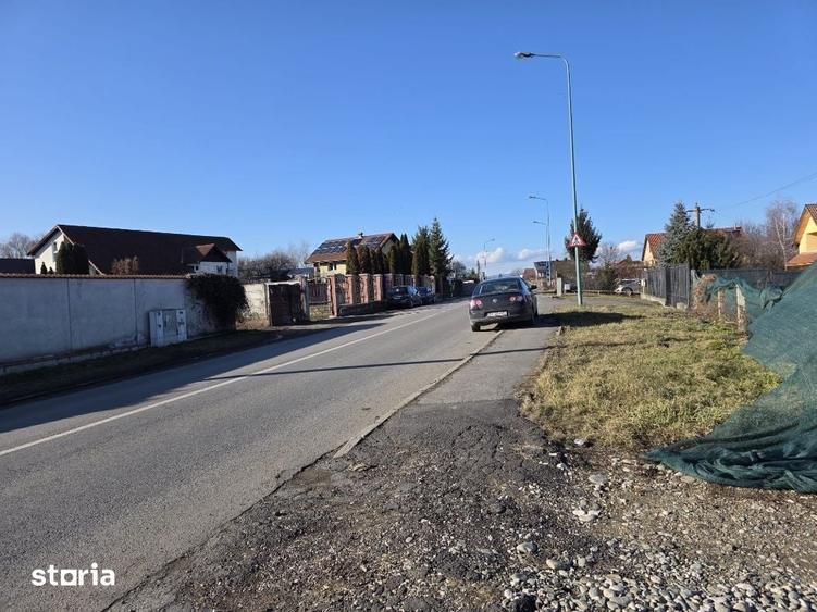 Teren de 2440 mp, în Stupini