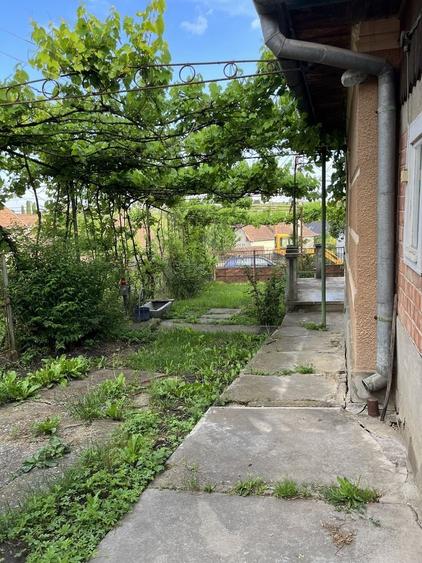 Casă cu 4 camere în Luna