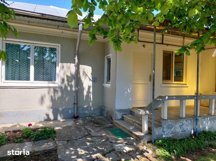 Casă cu 2 camere cu Teren 616 Mp în Drăgășani
