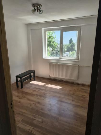 Apartament cu 2 camere semidecomandat în Dobroești