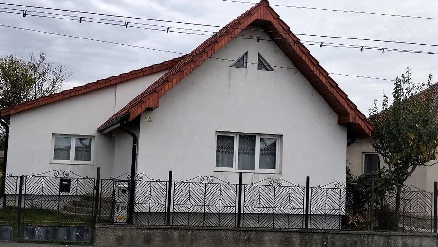 Casă cu 3 camere cu Teren 480 Mp în Central