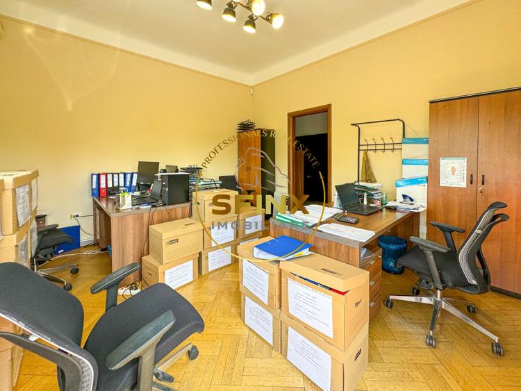 Apartament cu 5 camere decomandat în P-ța Romană