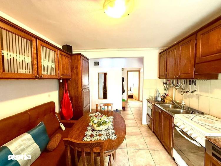 Apartament cu 3 camere decomandat în Central