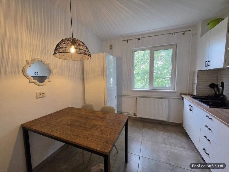 Apartament cu 3 camere semidecomandat, mobilat în Gheorgheni