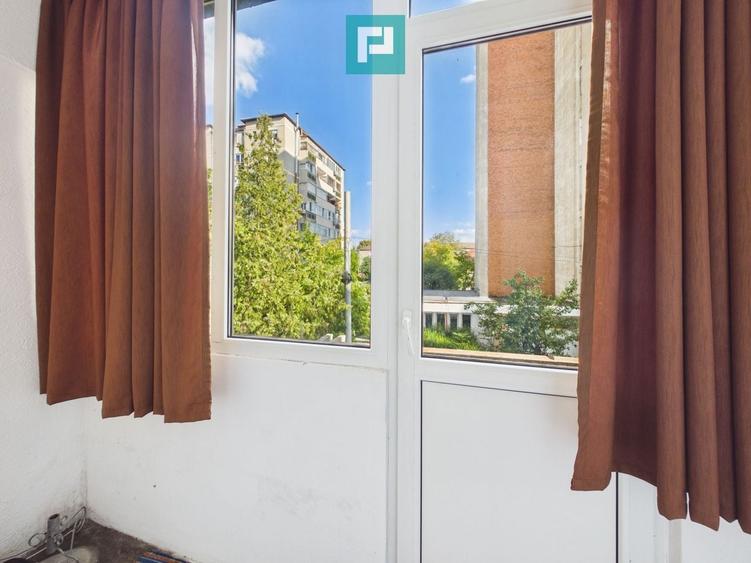Apartament cu 3 camere decomandat în Rogerius