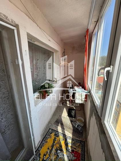 Apartament cu 3 camere semidecomandat în Govândari