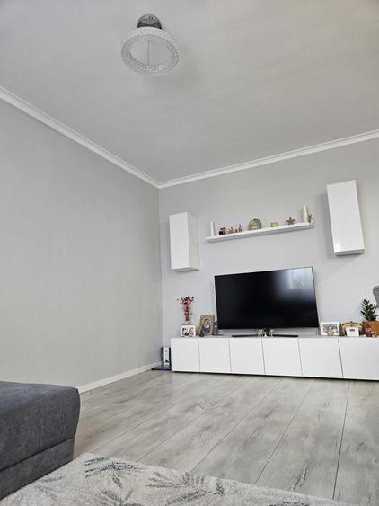 Apartament cu 2 camere semidecomandat în Giroc