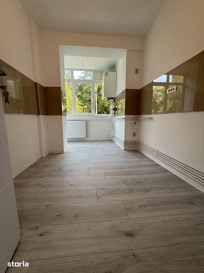 Apartament cu 2 camere semidecomandat în Micro 16