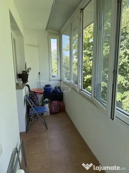 Apartament cu 4 camere semidecomandat în Drumul Taberei