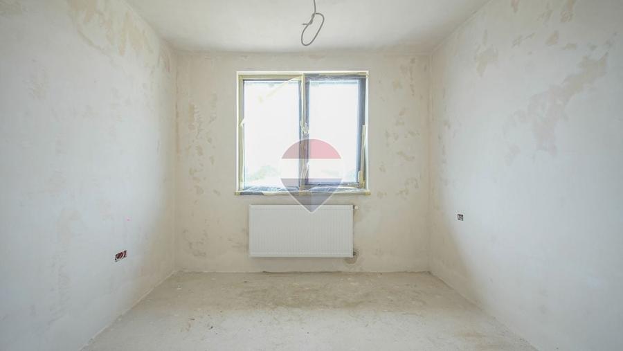 Duplex cu 4 camere cu Teren 500 Mp în Stupini