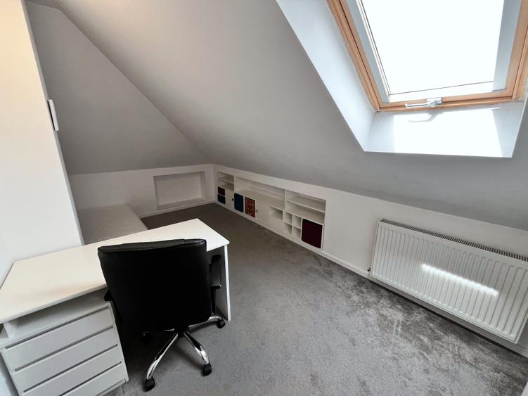 Apartament cu 4 camere semidecomandat în Andrei Mureșanu