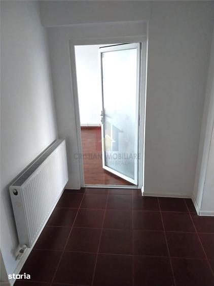 Apartament cu 3 camere în Tineretului