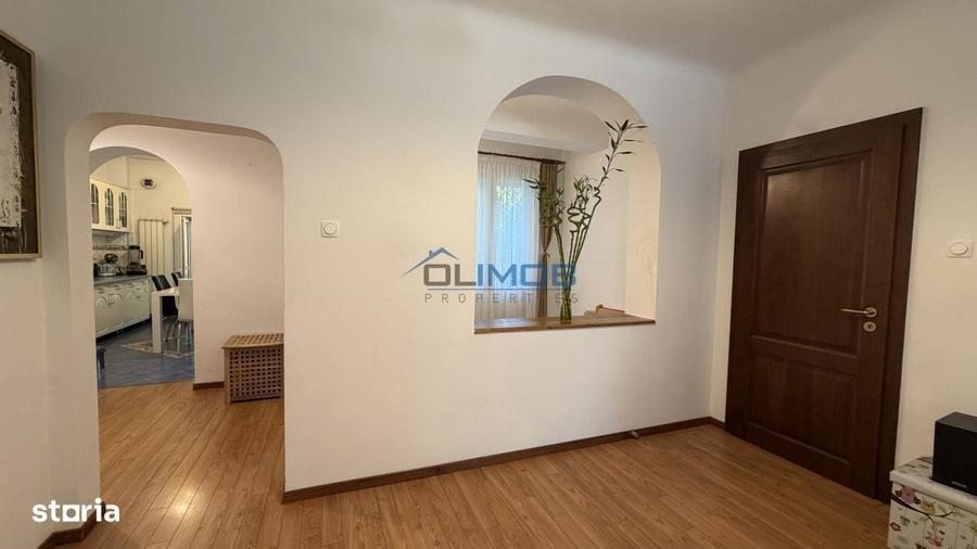 Casă cu 4 camere în Domenii