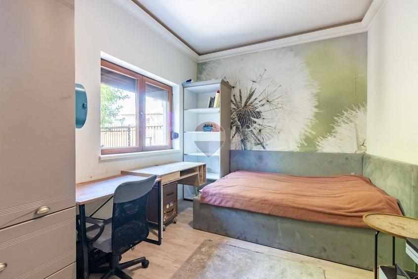 Apartament cu 4 camere semidecomandat, mobilat în Turda