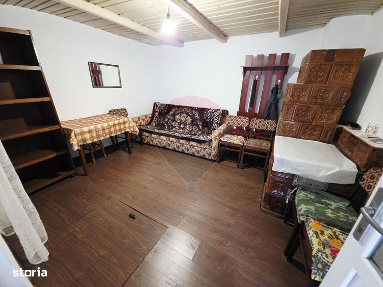 Casă cu 4 camere în Rocna