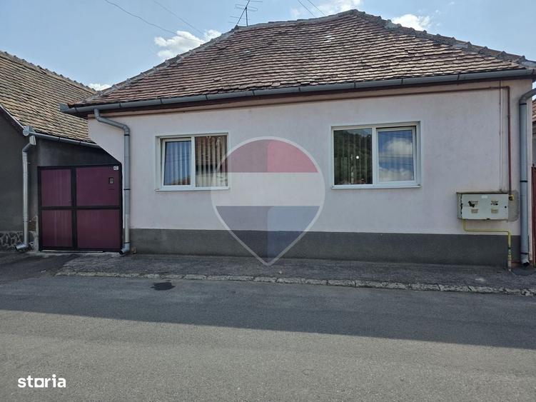 Casa cu priveliste frumoasa si curte proprie-strada Anton Pann Medias - 4