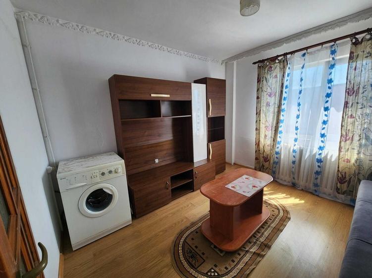 Garsonieră decomandată în Central