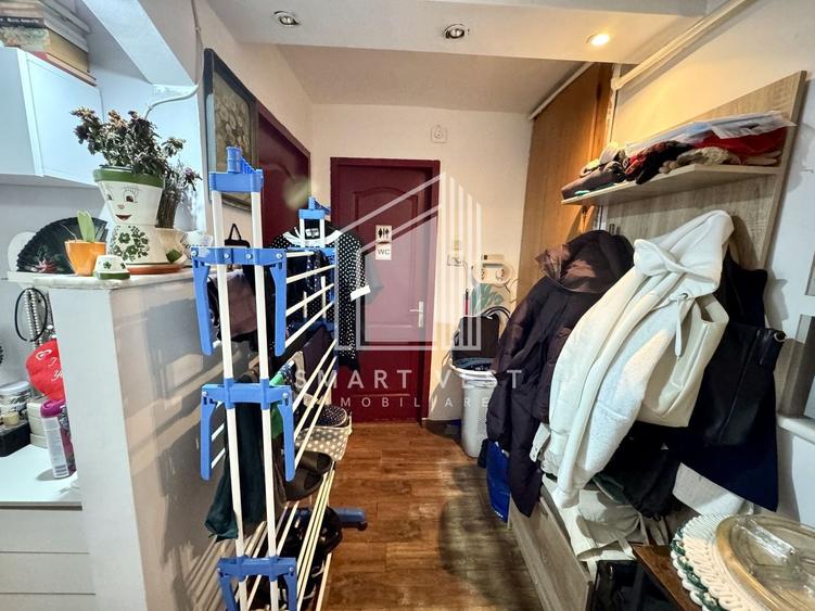 Apartament cu 3 camere semidecomandat în Botizului