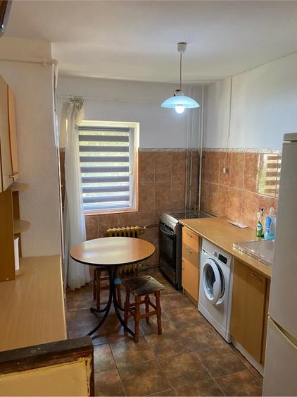 Apartament cu 2 camere semidecomandat în Aradului