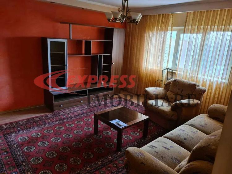 Apartament cu 3 camere decomandat, mobilat în Vitan Mall