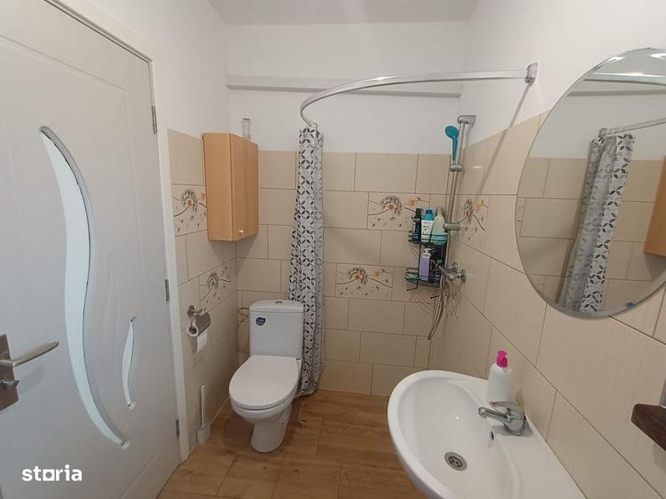 Casă cu 4 camere în Vulcan