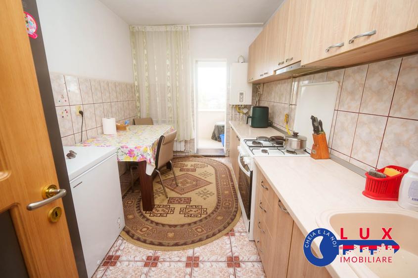 Apartament cu 3 camere decomandat în Babadag