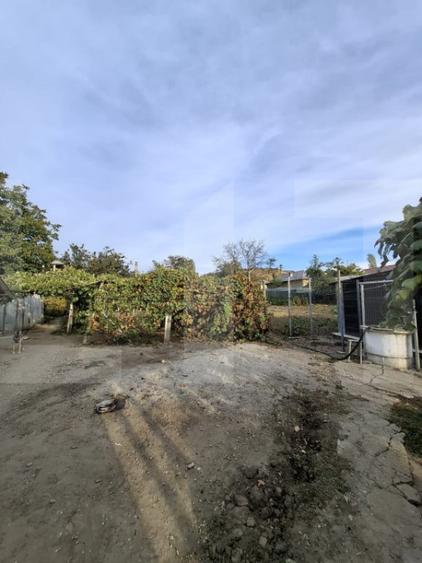 Casă cu 4 camere cu Teren 582 Mp în Teslui
