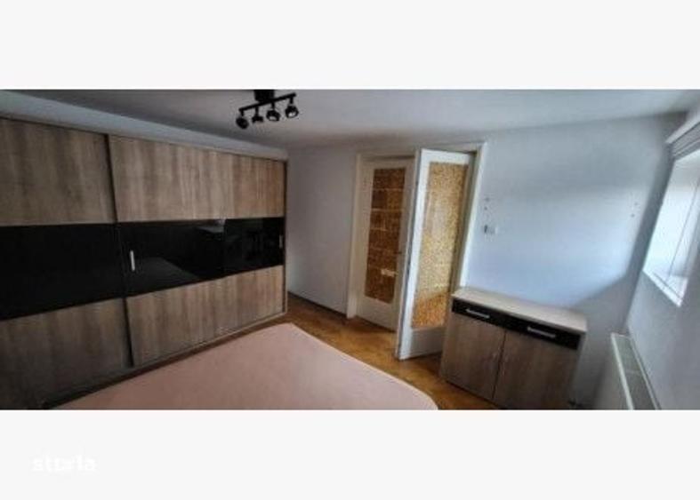 Apartament cu 3 camere semidecomandat în Moșilor