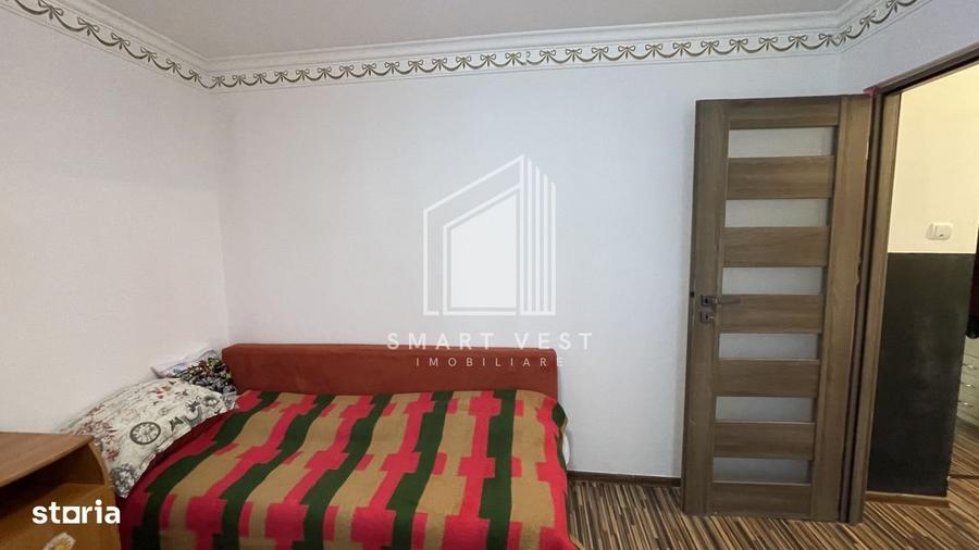 Apartament cu 2 camere semidecomandat în Botizului