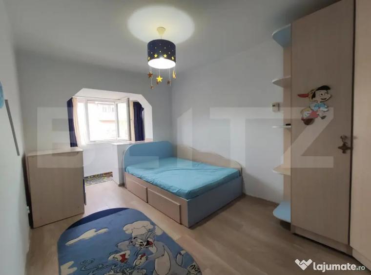 Apartament cu 3 camere decomandat în Central