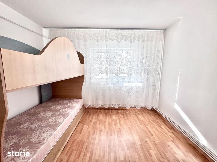 Apartament cu 3 camere decomandat în Siderurgiștilor
