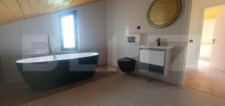 Casă cu 4 camere cu Teren 924 Mp în Central