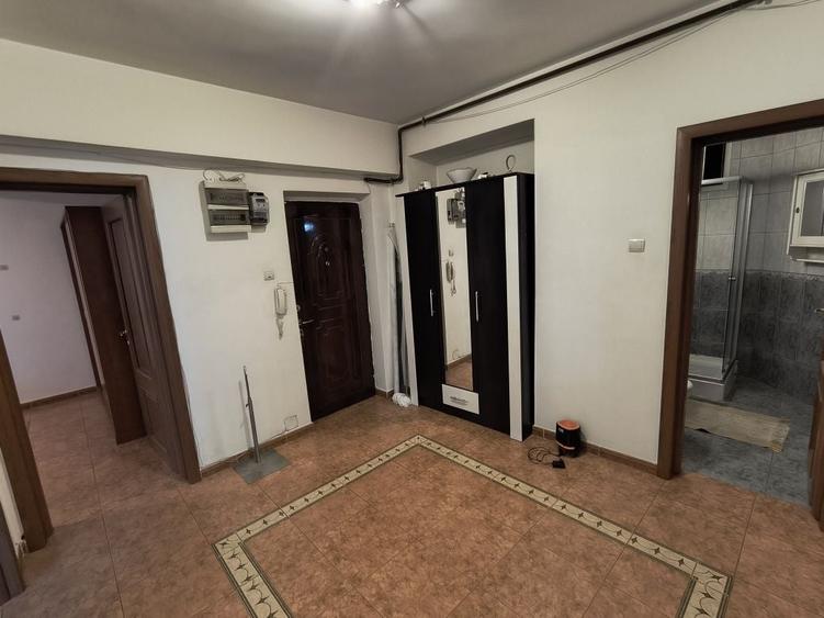 PROPRIETAR inchiriez 2 camere decomandat, Unirii(vis-a-vis de Cocor) - 5