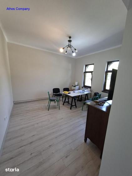 Casă cu 4 camere cu Teren 110 Mp în Regie