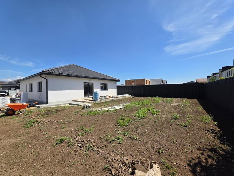 Casă individuală cu 4 camere cu Teren 500 Mp în Tărlungeni