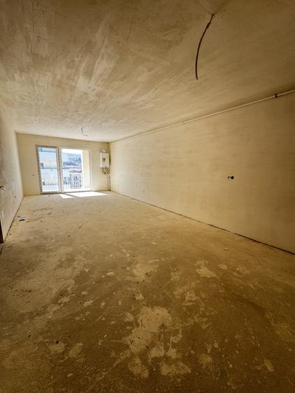 Apartament cu 2 camere semidecomandat în Florești