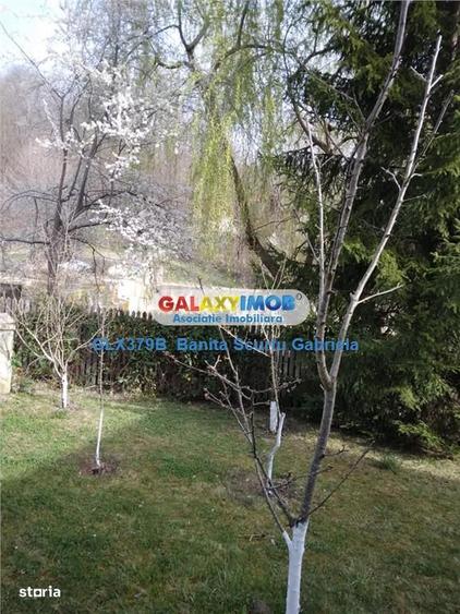 Casă cu 4 camere cu Teren 730 Mp în Izvoarele