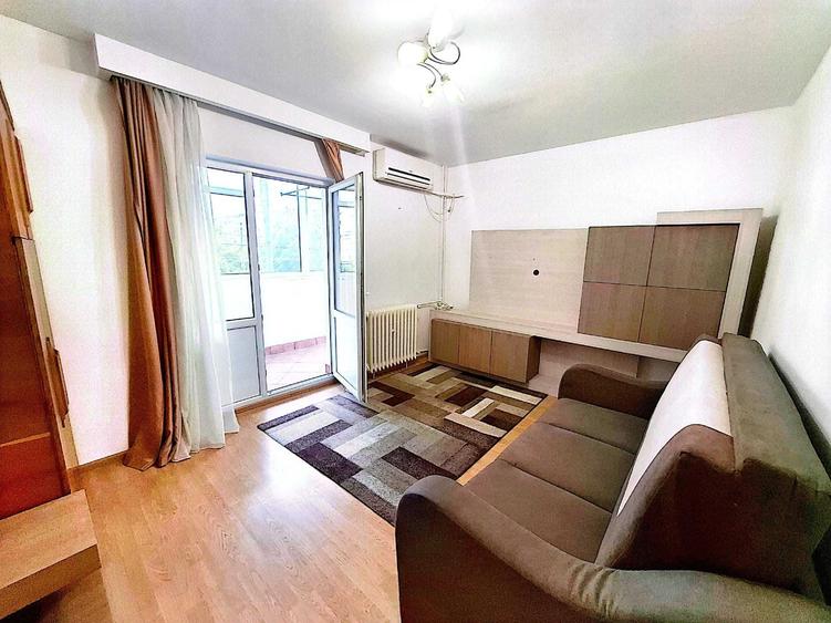 Garsonieră decomandată în Malu Roșu
