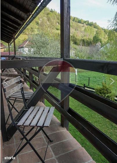 Casă cu 4 camere în Moieciu