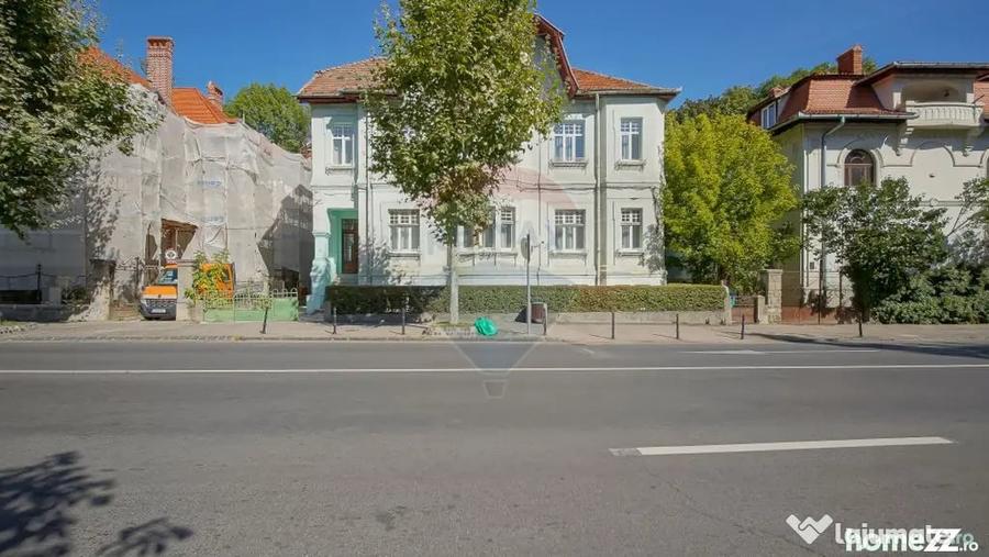 Apartament cu 3 camere nedecomandat în Ultracentral