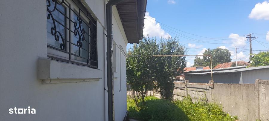 Casă cu 6 camere cu Teren 432 Mp în Dărmănești