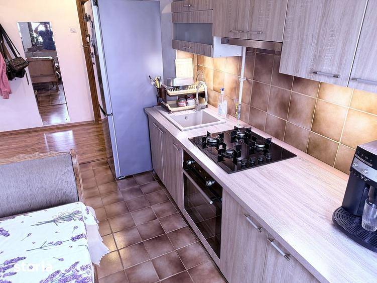 Apartament cu 3 camere decomandat în Crângași