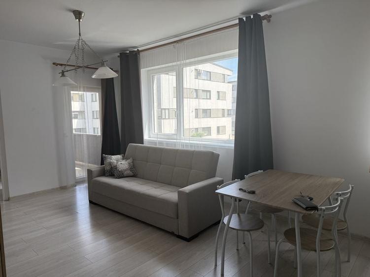 Apartament cu 2 camere semidecomandat în Florești
