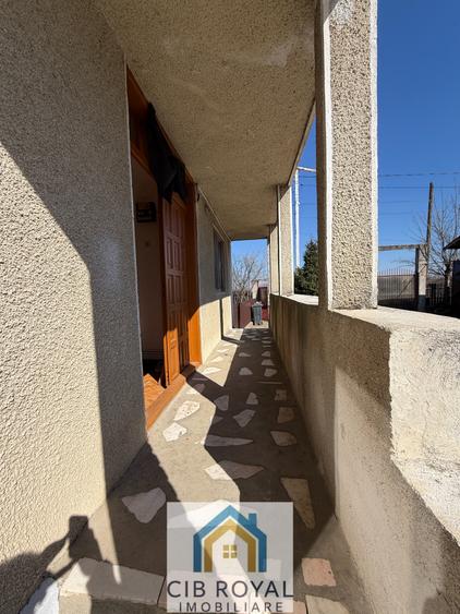 Casă individuală cu 6 camere cu Garaj în Corbii Mari