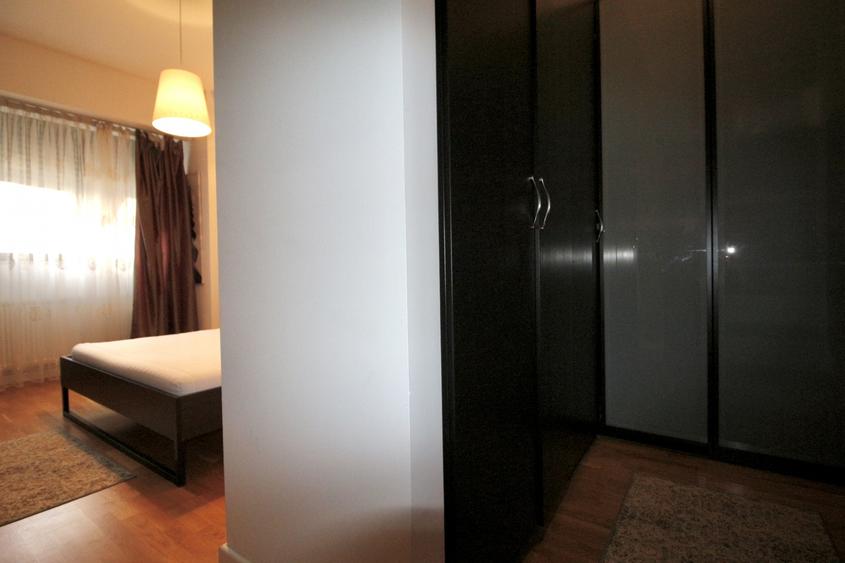 Apartament cu 3 camere decomandat, mobilat în Pipera
